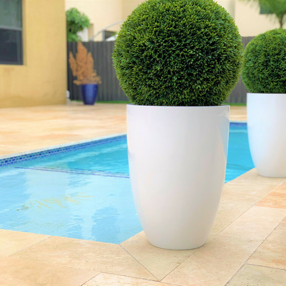 Topiary im Ben L Pflanzgefäß – 51 cm Fiberglas